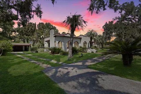 Exterior - 615 N Washington St, Perry, FL 32347 photo 4 of 24