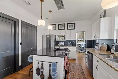 Kitchen - 615 N Washington St, Perry, FL 32347 photo 3 of 4