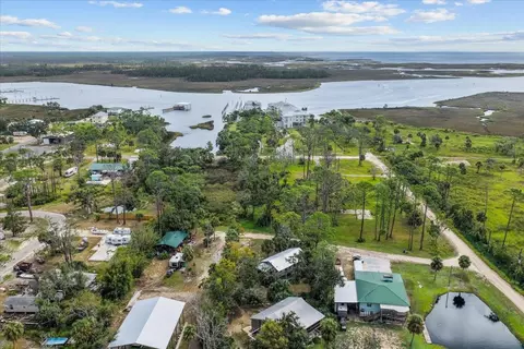 View/Area - 325 NW Third Ave, Perry, FL 32348 photo 5 of 10