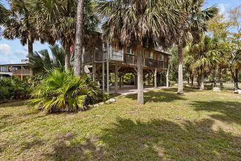 Exterior - 325 NW Third Ave, Perry, FL 32348 photo 15 of 16