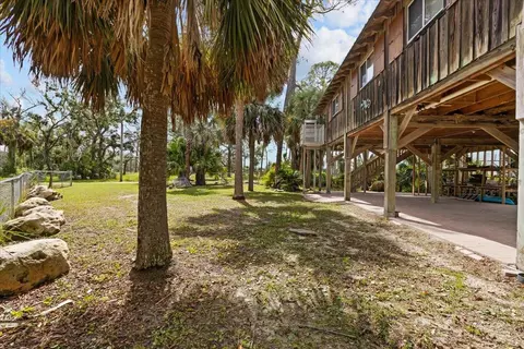 Exterior - 325 NW Third Ave, Perry, FL 32348 photo 14 of 16