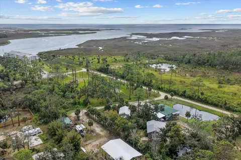 View/Area - 325 NW Third Ave, Perry, FL 32348 photo 6 of 10