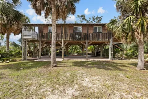 Exterior - 325 NW Third Ave, Perry, FL 32348 photo 1 of 16