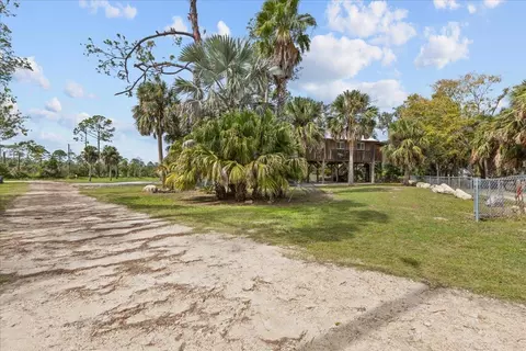 Exterior - 325 NW Third Ave, Perry, FL 32348 photo 8 of 16