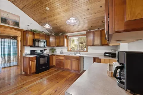 Kitchen - 325 NW Third Ave, Perry, FL 32348 photo 1 of 2