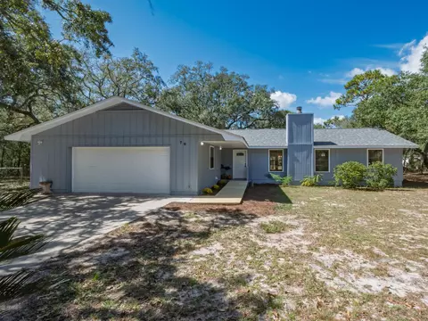 70 Harrison St, Panacea, FL 32346