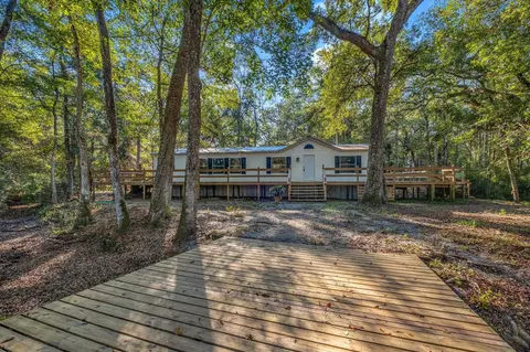 19 Twin Lakes Dr, Crawfordville, FL 32327