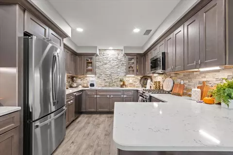 Kitchen - 647 SE Regency Trl, Madison, FL 32340 photo 2 of 7