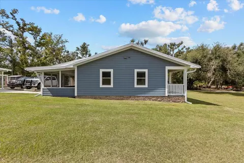 Exterior - 647 SE Regency Trl, Madison, FL 32340 photo 2 of 13