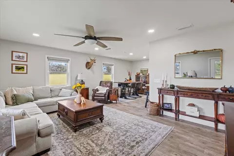 Living - 647 SE Regency Trl, Madison, FL 32340 photo 1 of 2