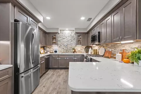 Kitchen - 647 SE Regency Trl, Madison, FL 32340 photo 3 of 7