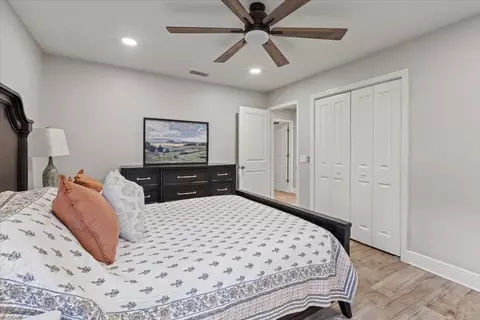 Bedroom - 647 SE Regency Trl, Madison, FL 32340 photo 2 of 2
