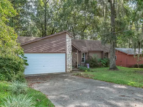1049 Longstreet Dr, Tallahassee, FL 32311
