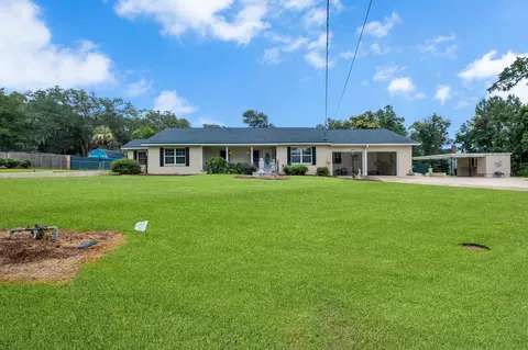 335 N 10th St, Quincy, FL 32351
