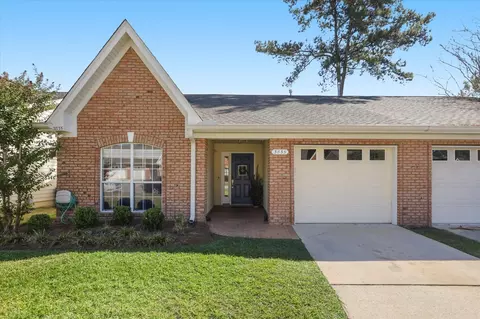 3835 Pine Walk Dr, Tallahassee, FL 32312