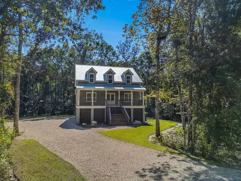 293 River Plantation Rd, Crawfordville, FL 32327