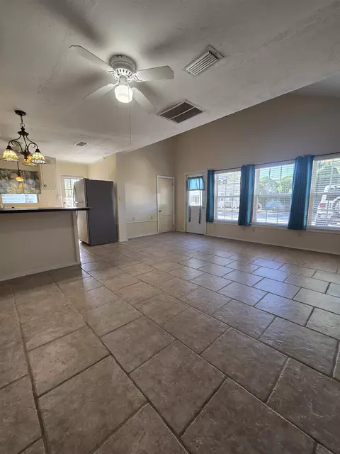 Living - 51 E Pine St # -1, Carrabelle, FL 32322 photo 8 of 8