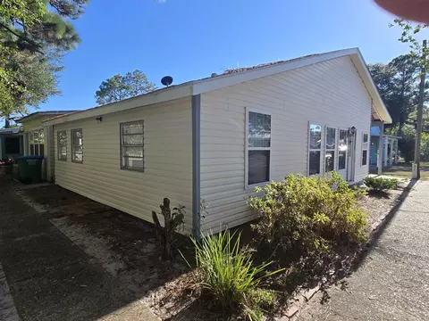 Exterior - 51 E Pine St # -1, Carrabelle, FL 32322 photo 4 of 16