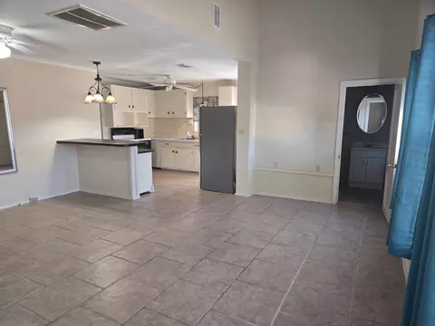 Living - 51 E Pine St # -1, Carrabelle, FL 32322 photo 1 of 8