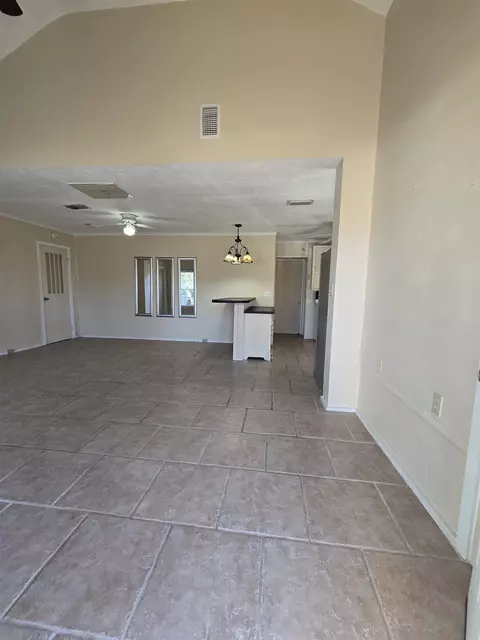 Living - 51 E Pine St # -1, Carrabelle, FL 32322 photo 6 of 8