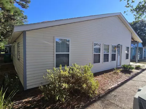 Exterior - 51 E Pine St # -1, Carrabelle, FL 32322 photo 3 of 16