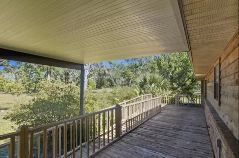 Exterior - 154 W Davis Walker Rd, Perry, FL 32348 photo 5 of 10