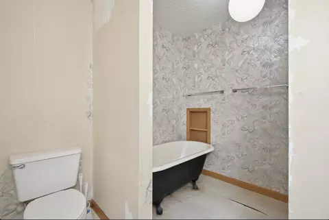 Bath - 154 W Davis Walker Rd, Perry, FL 32348 photo 3 of 4