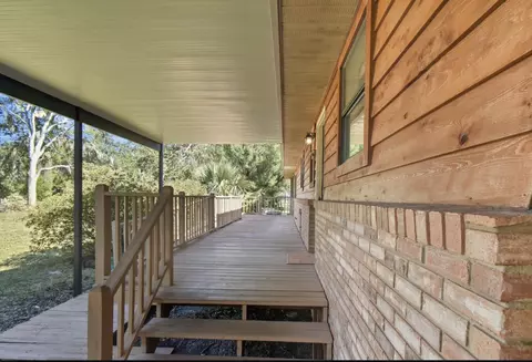 Exterior - 154 W Davis Walker Rd, Perry, FL 32348 photo 4 of 10