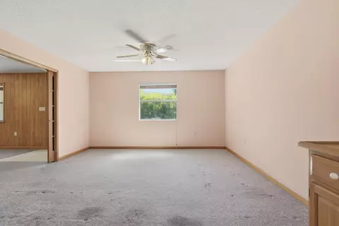 Living - 154 W Davis Walker Rd, Perry, FL 32348 photo 2 of 6