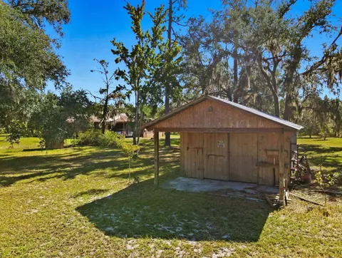 Exterior - 154 W Davis Walker Rd, Perry, FL 32348 photo 10 of 10
