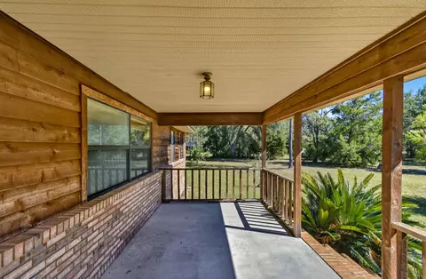 Exterior - 154 W Davis Walker Rd, Perry, FL 32348 photo 6 of 10