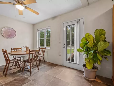 Dining - 28 Piney St, Panacea, FL 32346 photo 2 of 4