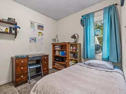 Bedroom - 28 Piney St, Panacea, FL 32346 photo 3 of 9