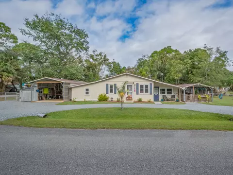 Exterior - 28 Piney St, Panacea, FL 32346 photo 2 of 11