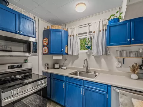 Kitchen - 28 Piney St, Panacea, FL 32346 photo 2 of 2