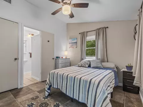 Bedroom - 28 Piney St, Panacea, FL 32346 photo 6 of 9