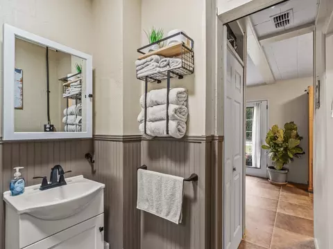 Bath - 28 Piney St, Panacea, FL 32346 photo 1 of 4