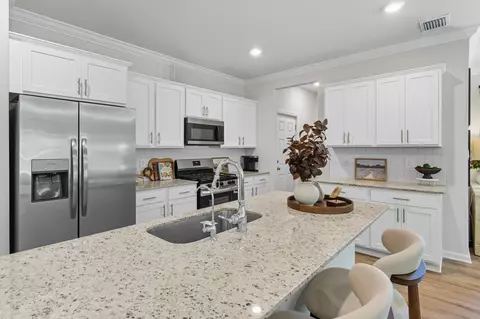 141 Needle Thrush Cir, Crawfordville, FL 32327