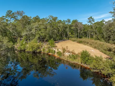 233 Seminole Ln, Sopchoppy, FL 32358