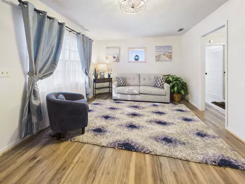 Living - 302 Goff St, Perry, FL 32347 photo 1 of 3