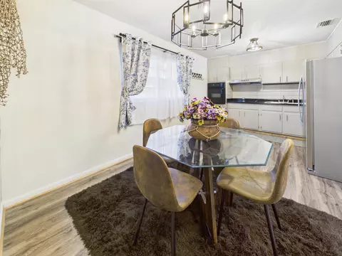 Dining - 302 Goff St, Perry, FL 32347 photo 2 of 6
