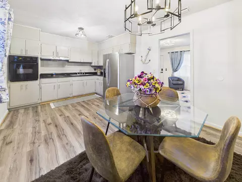 Dining - 302 Goff St, Perry, FL 32347 photo 3 of 6