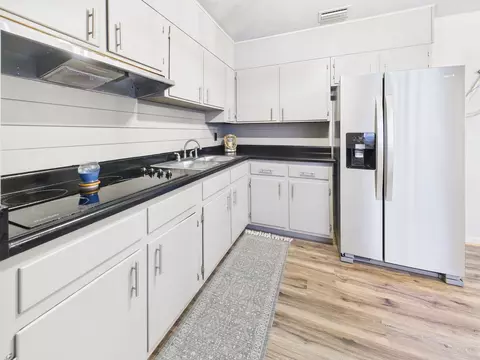 Kitchen - 302 Goff St, Perry, FL 32347 photo 2 of 2