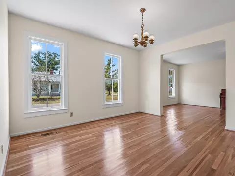 Living - 415 W Main St, Perry, FL 32347 photo 6 of 8