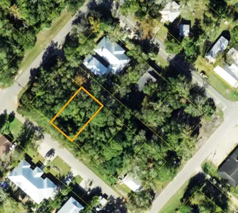 197 10th St, Apalachicola, FL 32320
