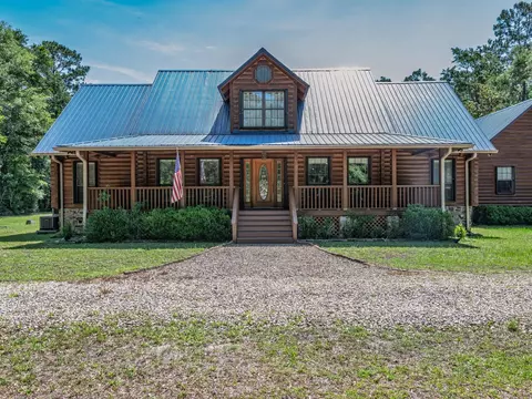 883 Hunters Trce, Crawfordville, FL 32327