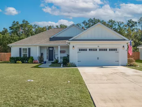 75 Stillmont Dr, Crawfordville, FL 32327
