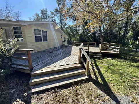 1407 N Springfield St, Perry, FL 32347 photo 2