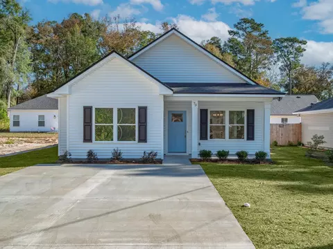 73 W F Magers Rd, Crawfordville, FL 32327