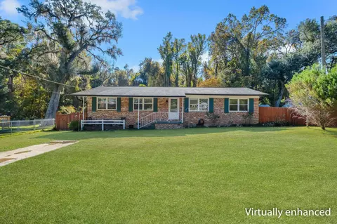 2105 Harriet Dr, Tallahassee, FL 32303